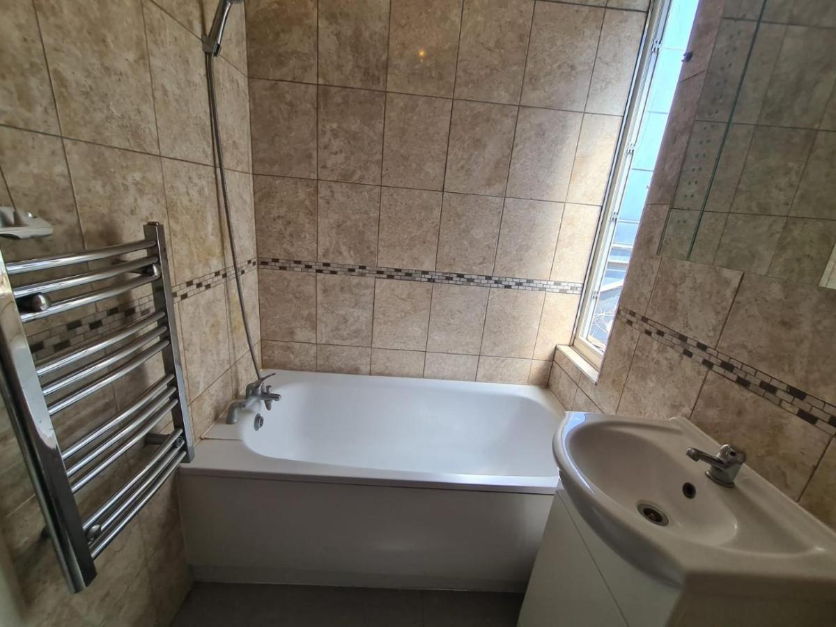 "Bright & Spacious" 3 Bedroom Flat By Kings Cross, St Pancras Station!!!!64 لندن المظهر الخارجي الصورة
