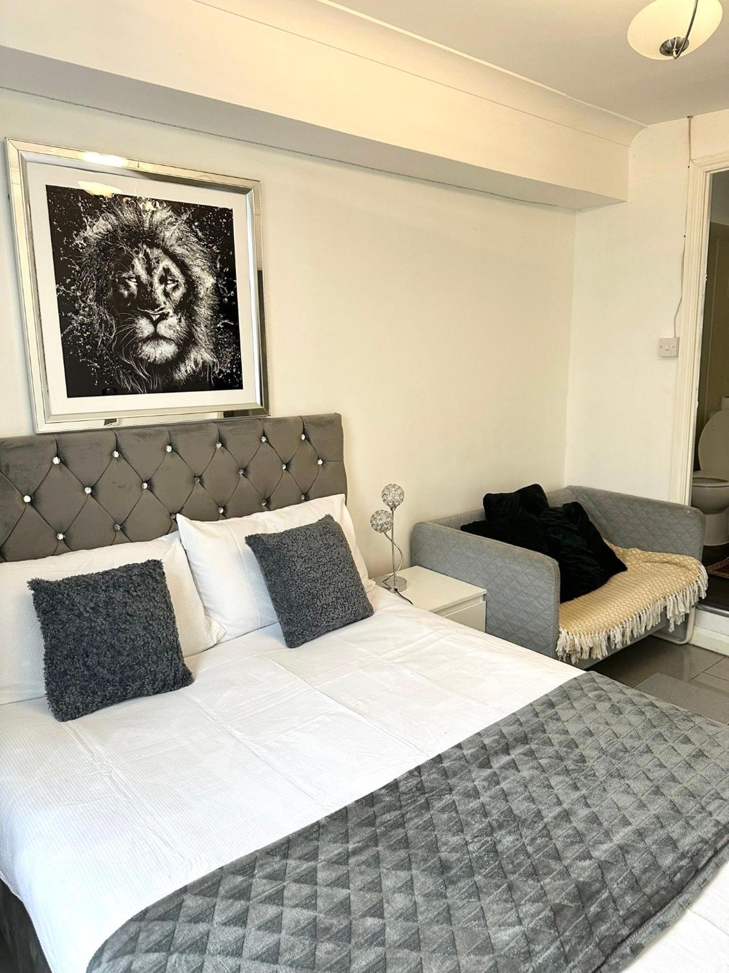 "Bright & Spacious" 3 Bedroom Flat By Kings Cross, St Pancras Station!!!!64 لندن المظهر الخارجي الصورة