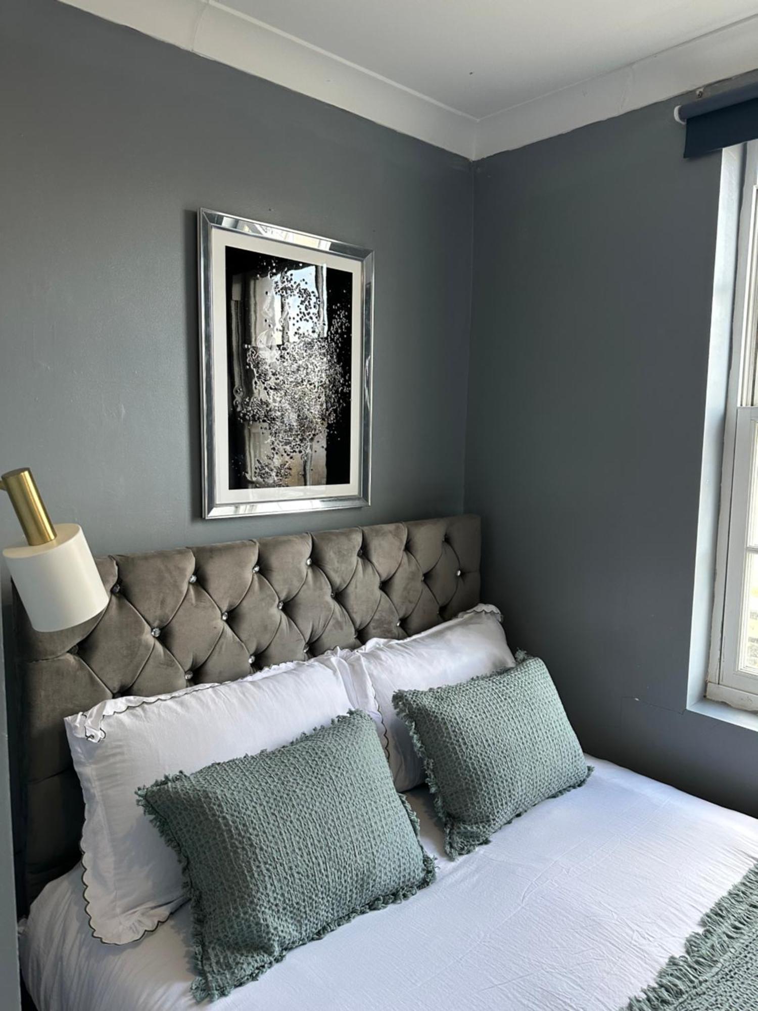 "Bright & Spacious" 3 Bedroom Flat By Kings Cross, St Pancras Station!!!!64 لندن المظهر الخارجي الصورة