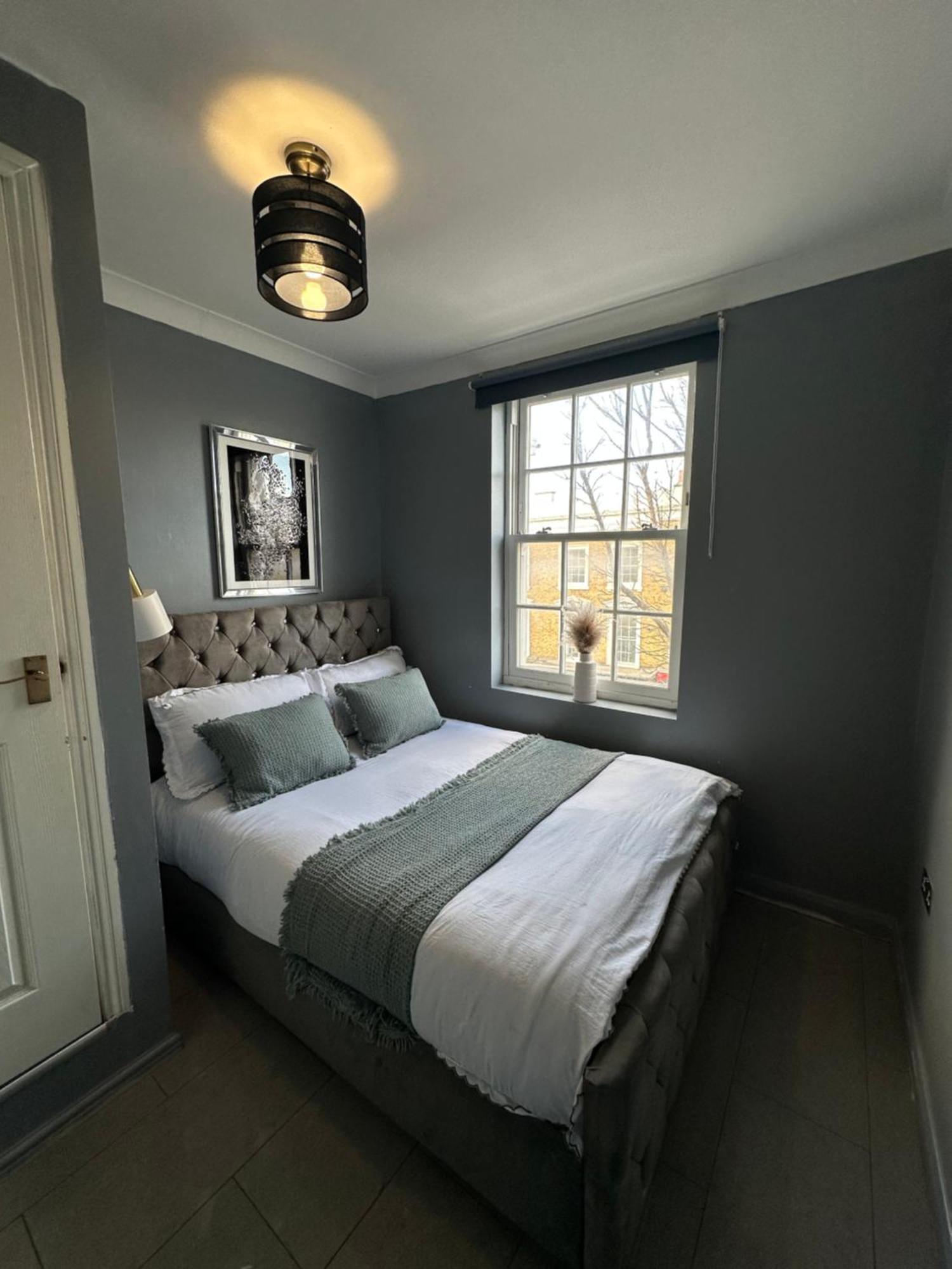 "Bright & Spacious" 3 Bedroom Flat By Kings Cross, St Pancras Station!!!!64 لندن المظهر الخارجي الصورة