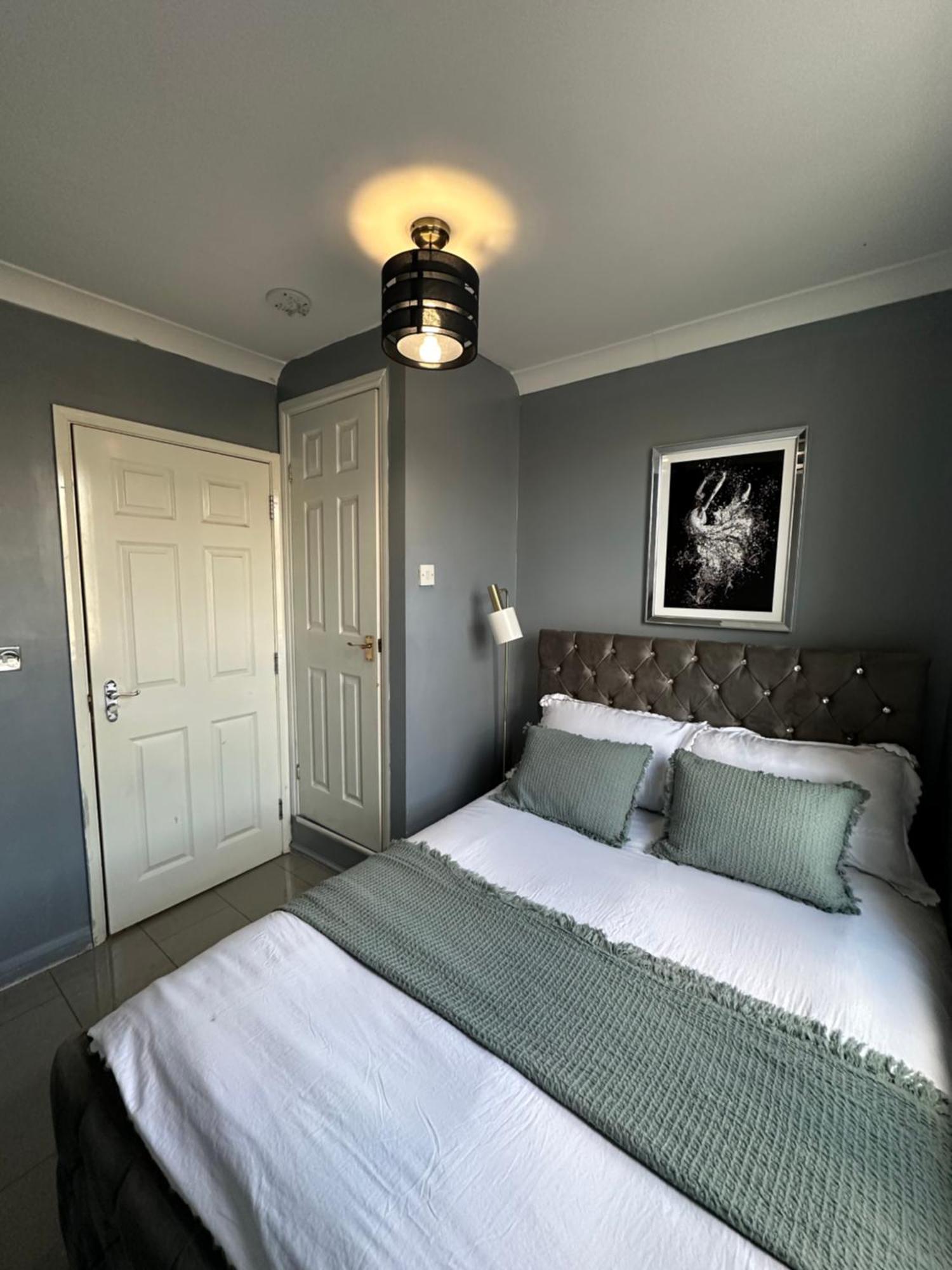 "Bright & Spacious" 3 Bedroom Flat By Kings Cross, St Pancras Station!!!!64 لندن المظهر الخارجي الصورة