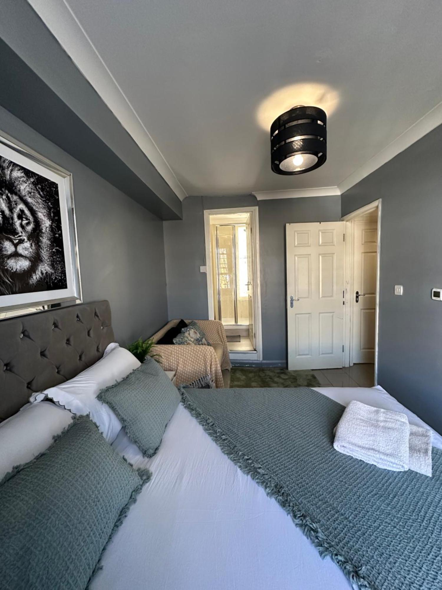 "Bright & Spacious" 3 Bedroom Flat By Kings Cross, St Pancras Station!!!!64 لندن المظهر الخارجي الصورة